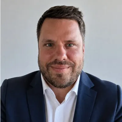 Jendrik Knudsen – Ihr Ansprechpartner für DMS in der Baubranche
